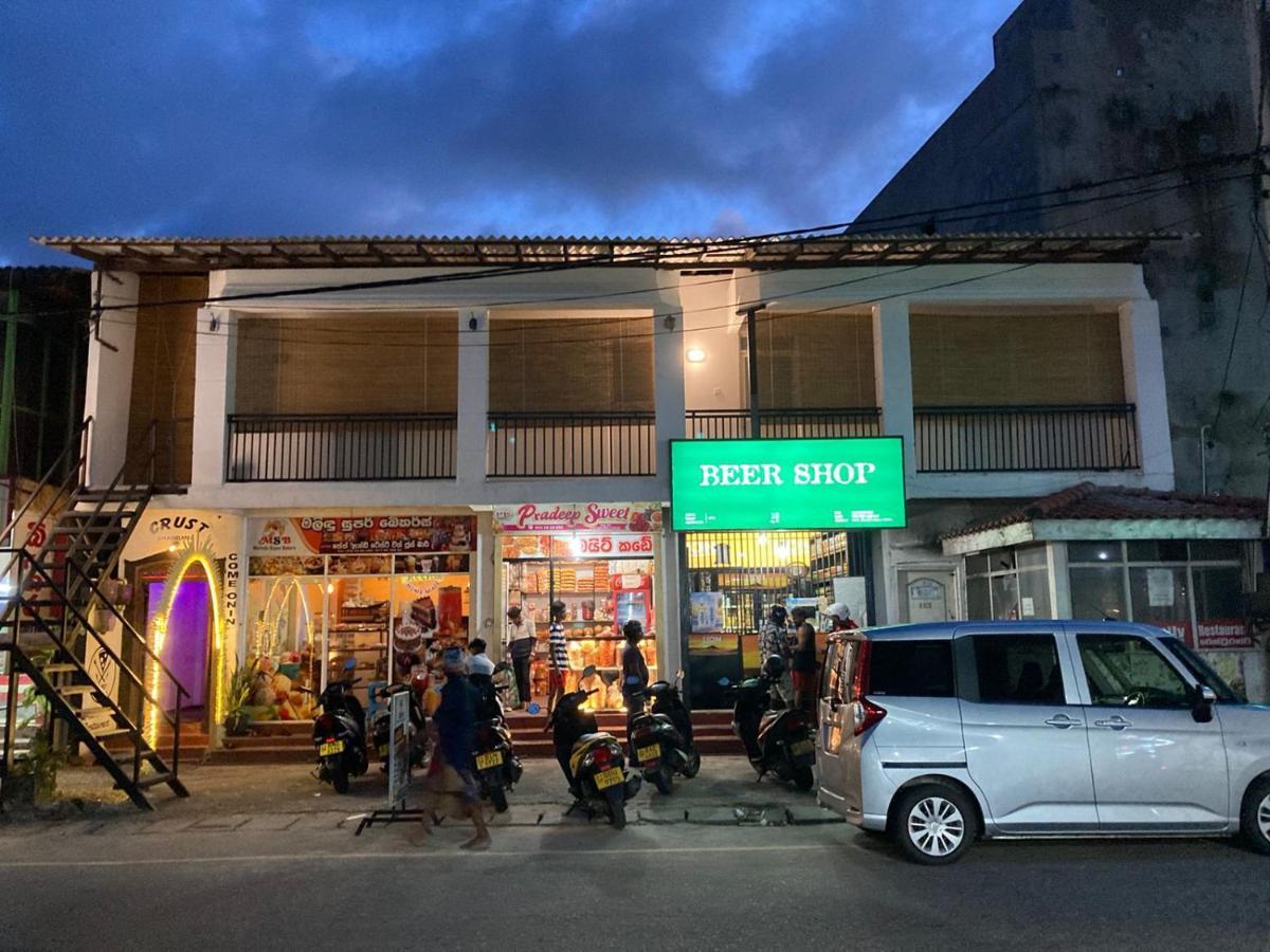 A Pousada Dip N Doze Ahangama Exterior foto